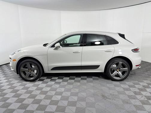 Chalk 2021 Porsche Macan Macan Turbo
