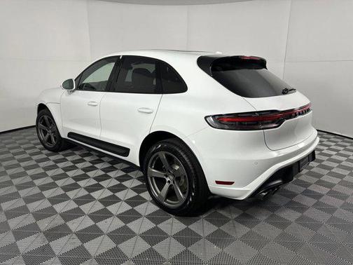 2025 Porsche Macan AWD