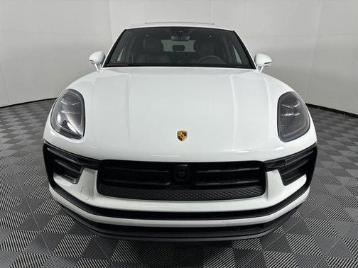 2025 Porsche Macan AWD