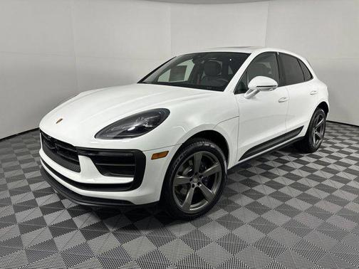 2025 Porsche Macan AWD