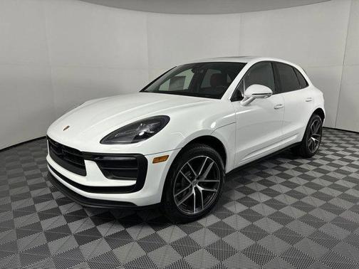 2025 Porsche Macan AWD