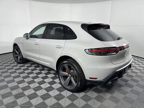 Chalk 2025 Porsche Macan Macan