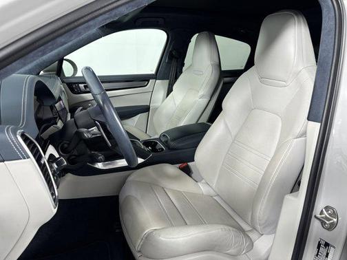 2023 Porsche Cayenne Turbo