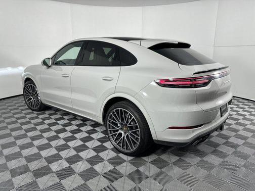 2023 Porsche Cayenne Turbo