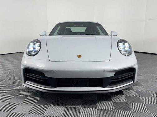 2025 Porsche 911 Carrera