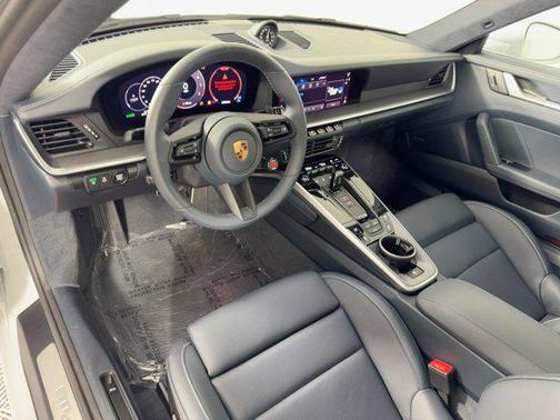 2025 Porsche 911 Carrera