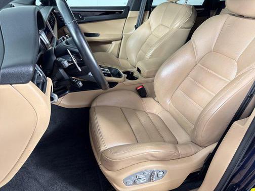 2022 Porsche Macan AWD