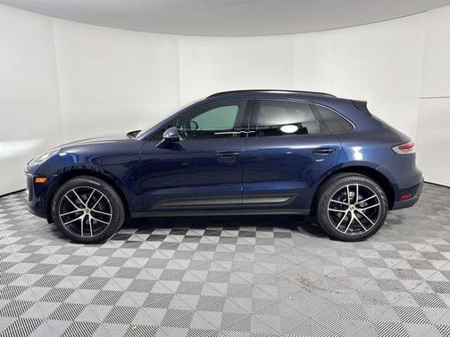 2022 Porsche Macan AWD