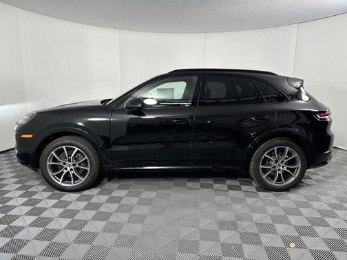 2025 Porsche Cayenne AWD