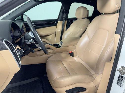 2022 Porsche Cayenne Cayenne
