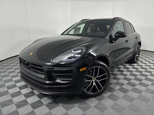 2025 Porsche Macan Base