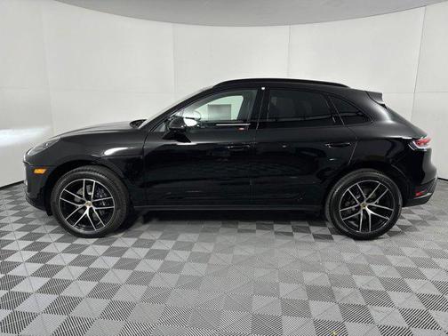 2025 Porsche Macan Base