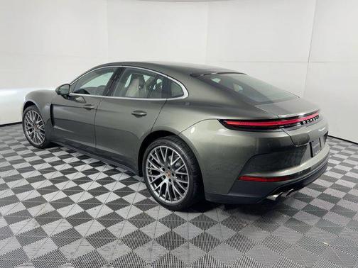 2026 Porsche Panamera RWD