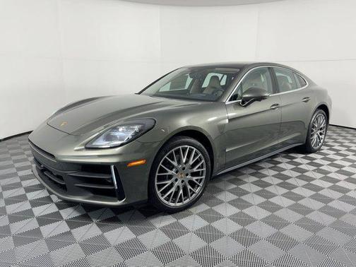 2026 Porsche Panamera RWD