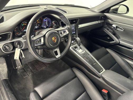 2017 Porsche 911 Carrera