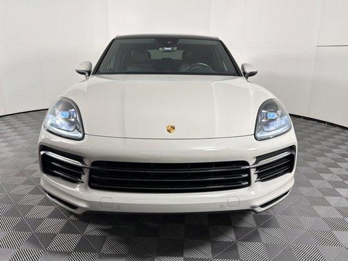 Chalk 2021 Porsche Cayenne Cayenne