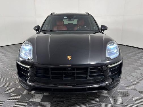 Jet Black Metallic 2017 Porsche Macan Macan GTS