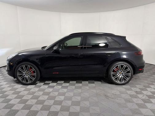 Jet Black Metallic 2017 Porsche Macan Macan GTS