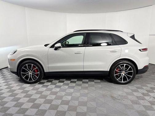 2024 Porsche Cayenne S