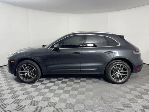 2025 Porsche Macan AWD