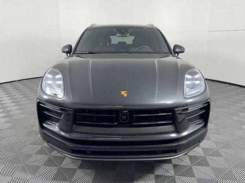 2025 Porsche Macan AWD