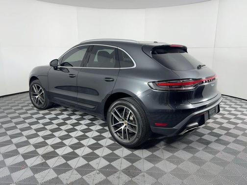 2025 Porsche Macan AWD