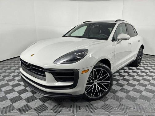 Chalk 2025 Porsche Macan Macan
