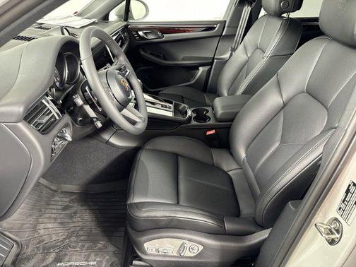 Chalk 2025 Porsche Macan Macan