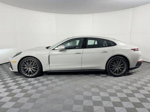 2026 Porsche Panamera RWD