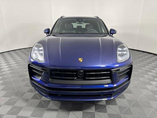 2025 Porsche Macan AWD