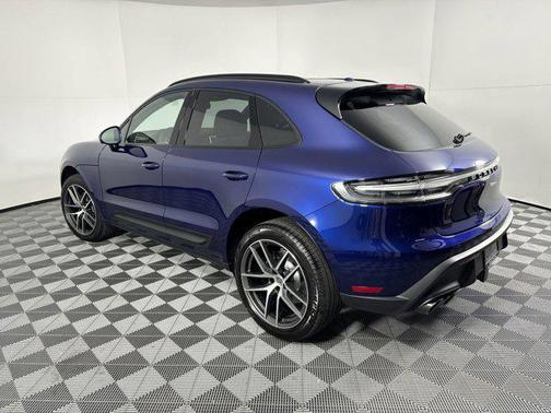 2025 Porsche Macan AWD