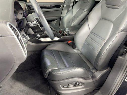 2022 Porsche Cayenne Cayenne Turbo S E-Hybrid