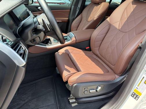 Alpine White 2023 BMW X5 xDrive40i