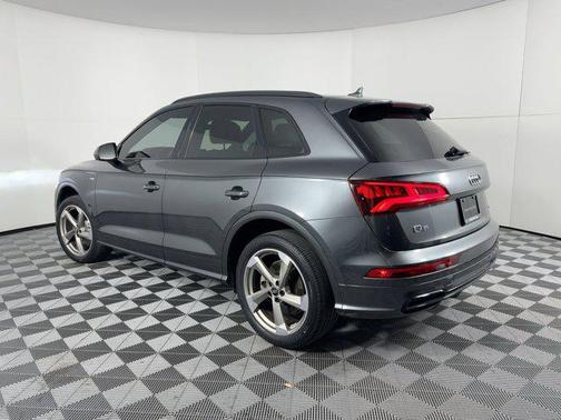 2020 Audi Q5 45 Titanium Premium