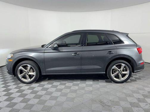 2020 Audi Q5 45 Titanium Premium