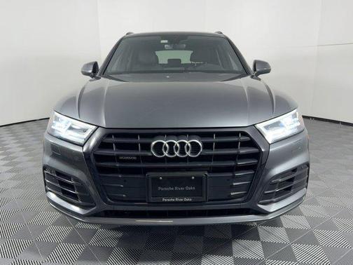 2020 Audi Q5 45 Titanium Premium