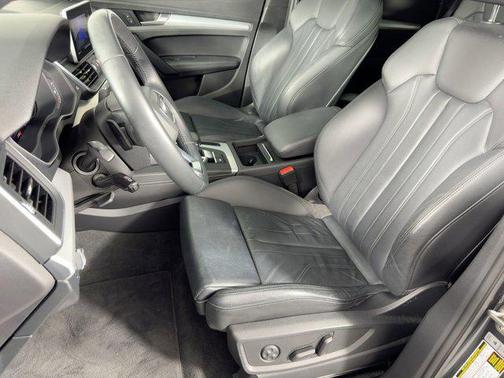 2020 Audi Q5 45 Titanium Premium