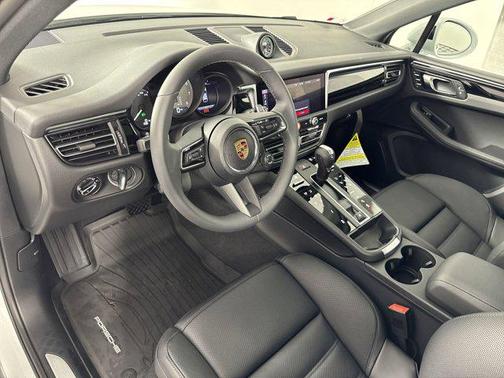 2025 Porsche Macan S