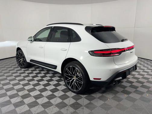 2026 Porsche Macan AWD