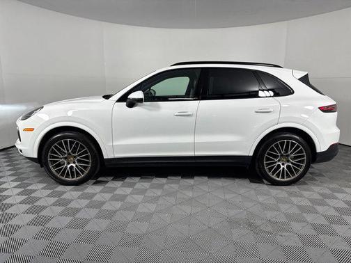 2023 Porsche Cayenne Platinum Edition