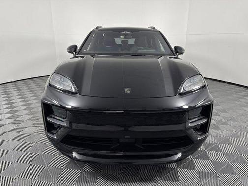 2025 Porsche Macan Turbo