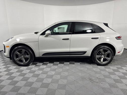 2026 Porsche Macan AWD