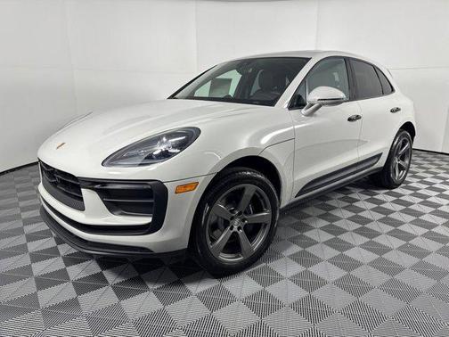 2026 Porsche Macan AWD