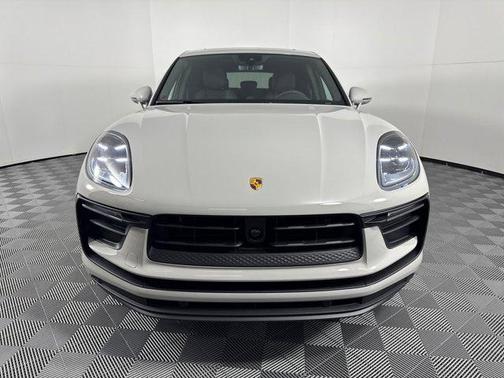 2026 Porsche Macan AWD