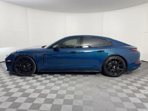 2024 Porsche Panamera RWD