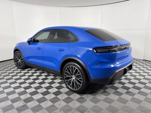 Lugano Blue 2026 Porsche Macan Macan Electric