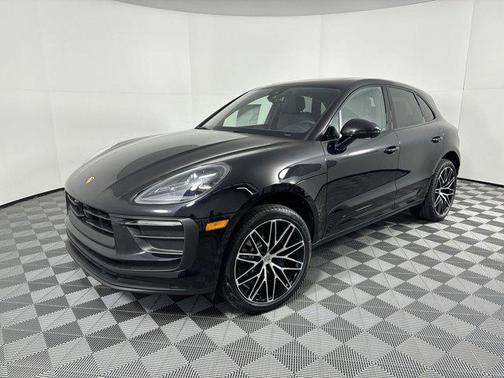 2025 Porsche Macan AWD