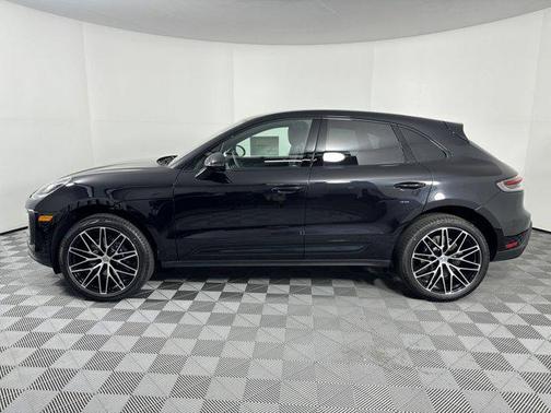 2025 Porsche Macan AWD