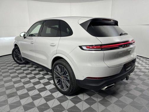 2025 Porsche Cayenne AWD