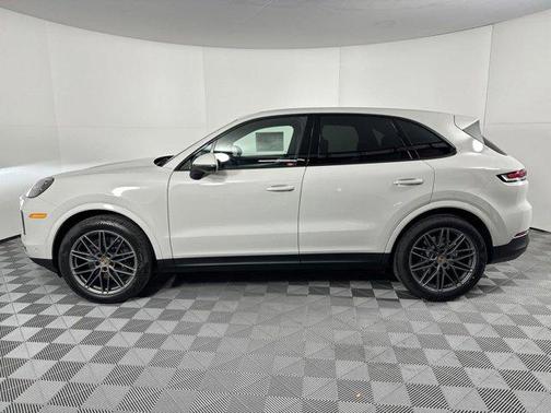 2025 Porsche Cayenne AWD